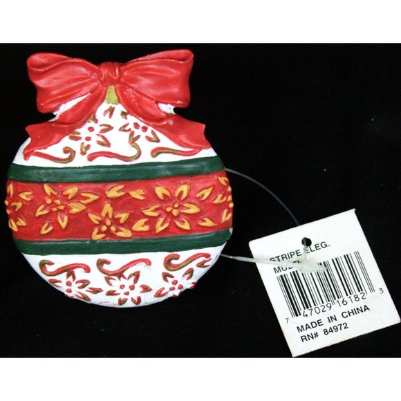 NWT Ceramic Red White Floral Christmas Ornament Napkin Ring Bow Tableware Dining - Picture 1 of 14
